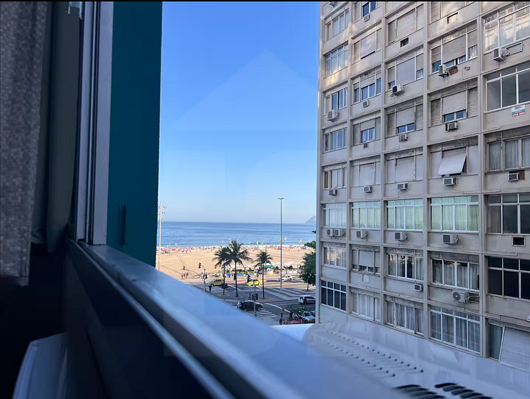 Relax in Copacabana with a Sea View