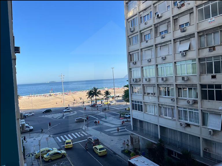 Relájate en Copacabana con vista al mar