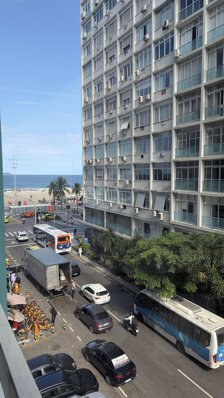 Relax in Copacabana with a Sea View