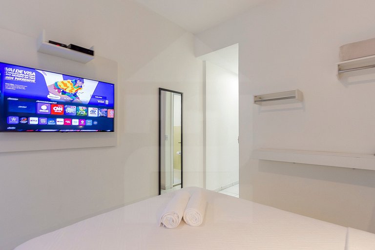 Sea Breeze in Copacabana – Side View