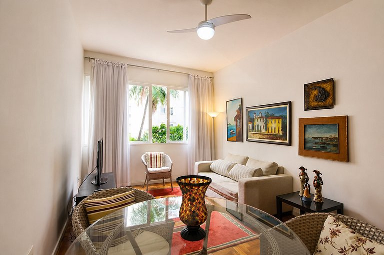 Next to Ipanema Beach, very cozy
