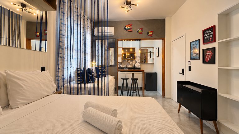 Style and sea: a welcoming retreat in Copacabana