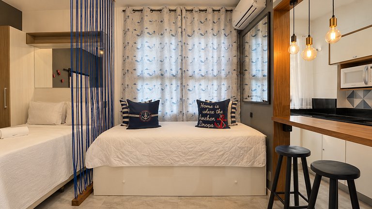 Loft a uma rua da praia de Copacabana, com ar