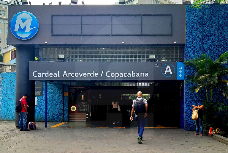 Esquina com a praia, vista mar, em Copacabana | Haelo