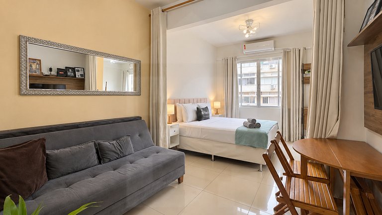 Estudio reformado junto al metro, 5 min de playa | Haelo
